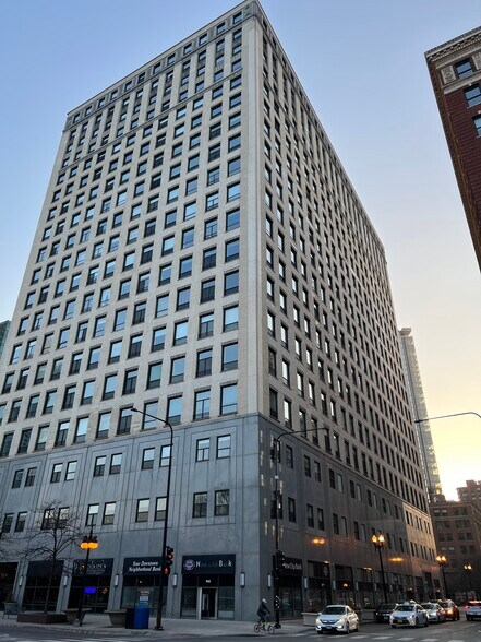 Building Photo - 910 S Michigan Ave