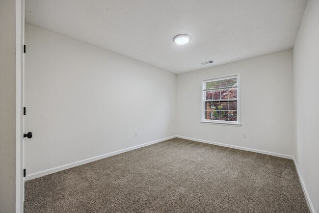 Building Photo - 6137 Quince Rd