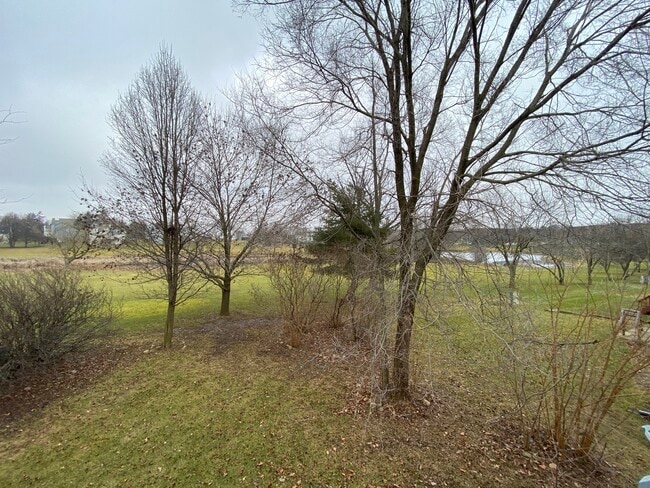 Building Photo - 6146 Golfview Dr