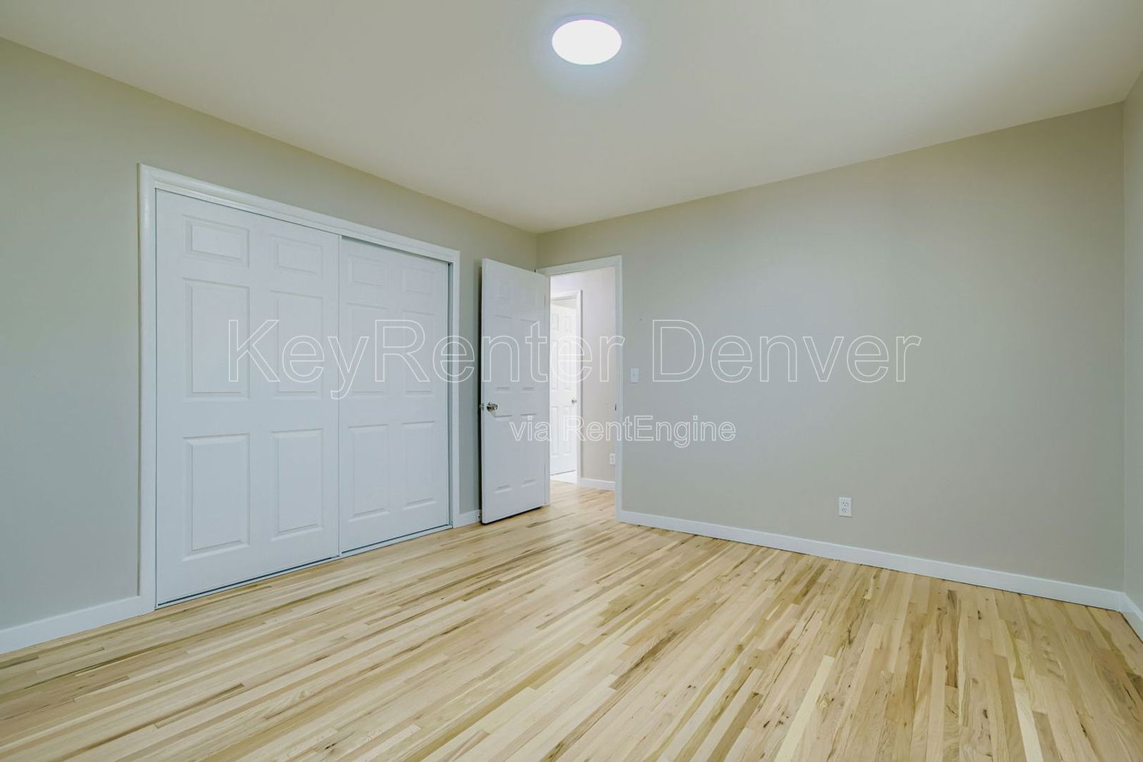 Building Photo - 10922 E 4th Way