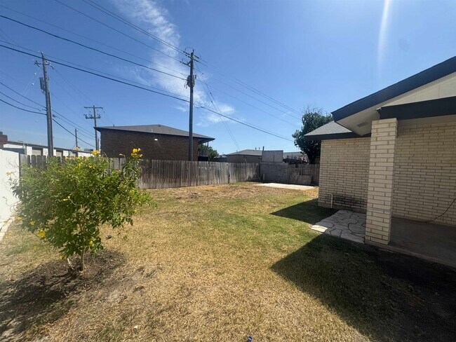 Building Photo - 247 Northpoint Dr