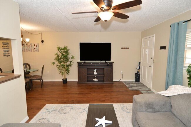 Building Photo - 12760 Indian Rocks Rd