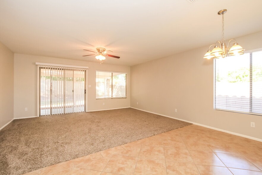 Building Photo - 8818 W Salter Dr