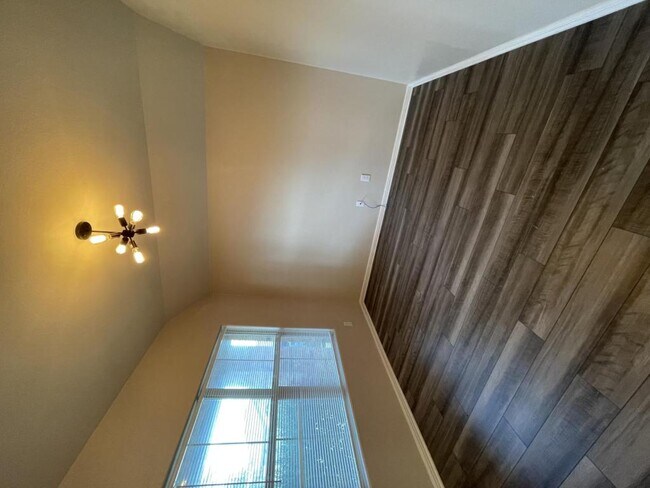 Building Photo - 744 Watson Wy