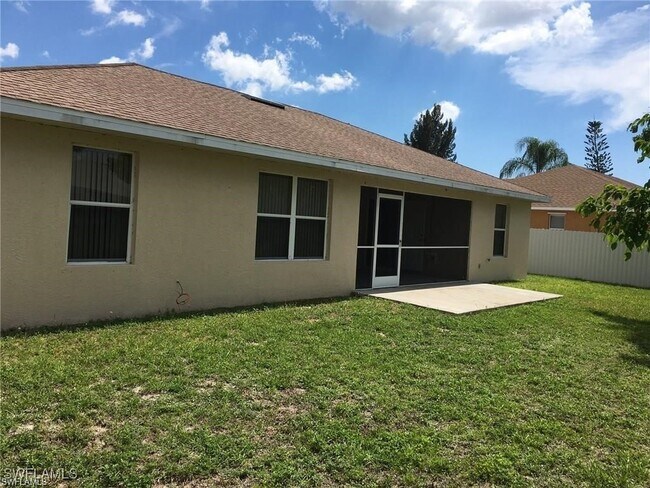 Building Photo - 1217 SW 30th St