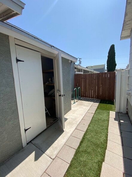 Building Photo - 2002 18th St