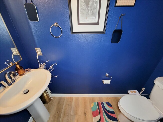 Building Photo - 42 Wineberry Pl