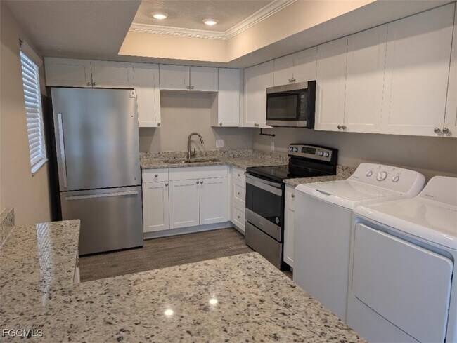 Primary Photo - 3705 SE 9th Pl