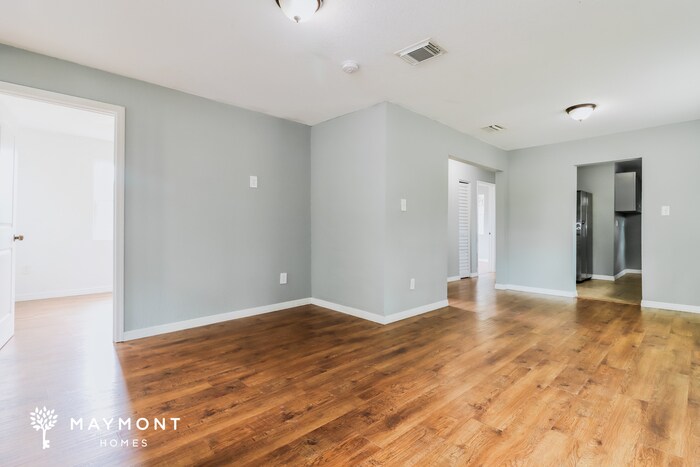 Building Photo - 2579 Queensboro Ave S
