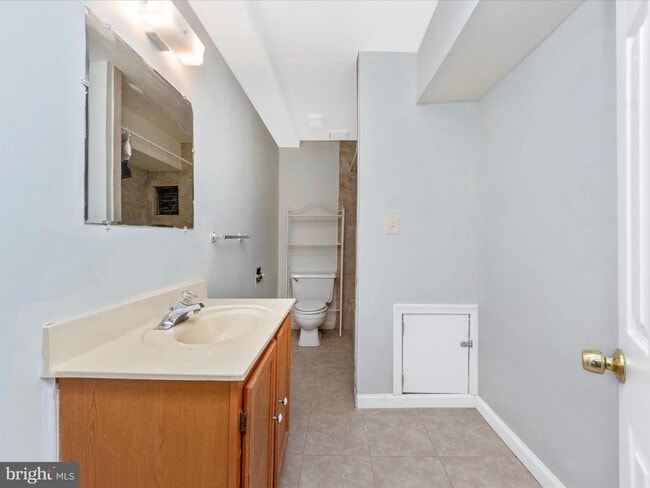 Building Photo - 408 Willow Hill Pl