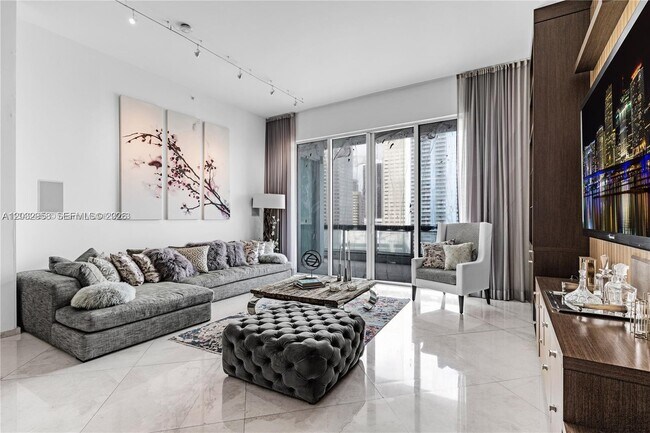 Building Photo - 900 Brickell Key Blvd