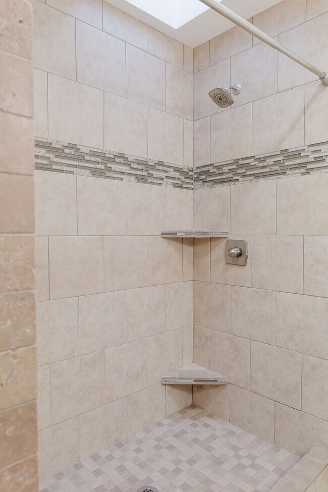 Building Photo - 1105 Gordon Blvd