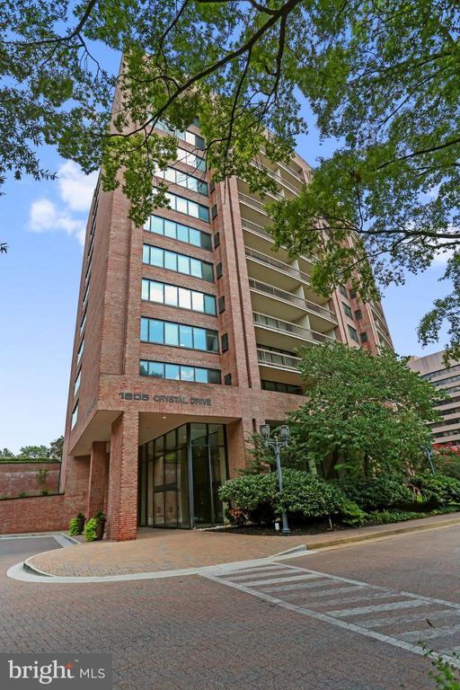Building Photo - 1805 Crystal Dr