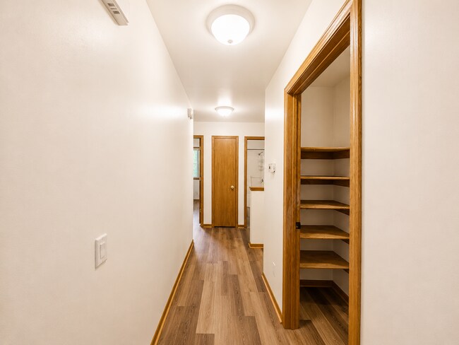 Building Photo - 625 Ellis Ave