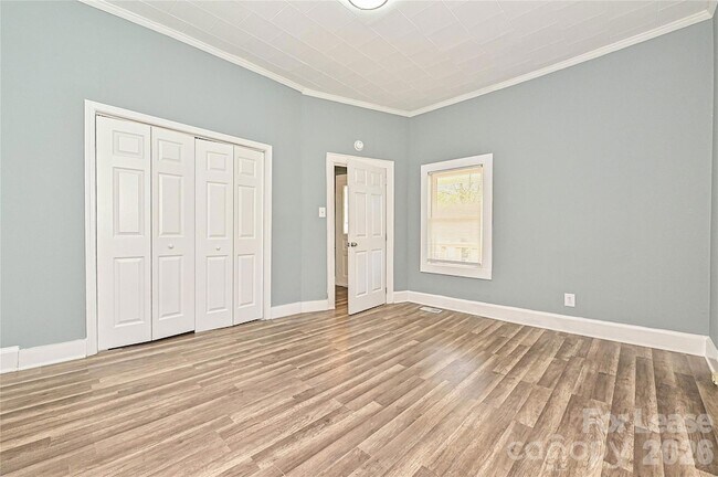 Building Photo - 408 S 12th St