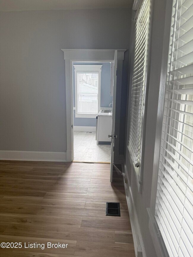 Building Photo - 1529 Christy Ave