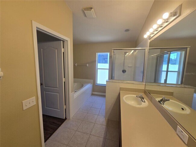 Building Photo - 7624 Granitville Dr