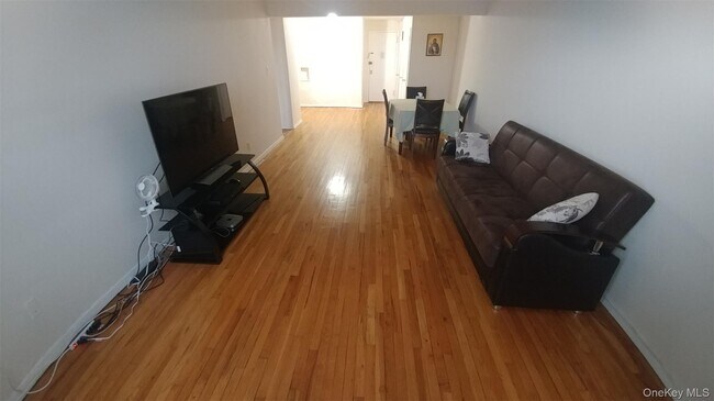 Building Photo - 66-15 Thornton Pl