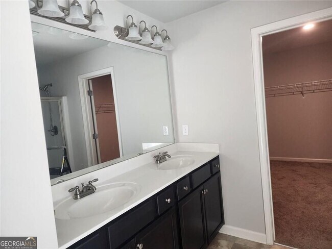 Building Photo - 270 Kestrel Cir
