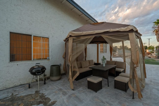 Building Photo - 1853 Penasco Rd