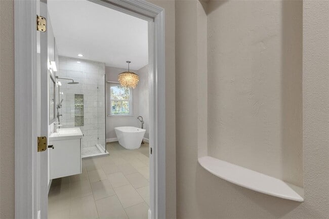 Building Photo - 11011 Hyacinth Pl