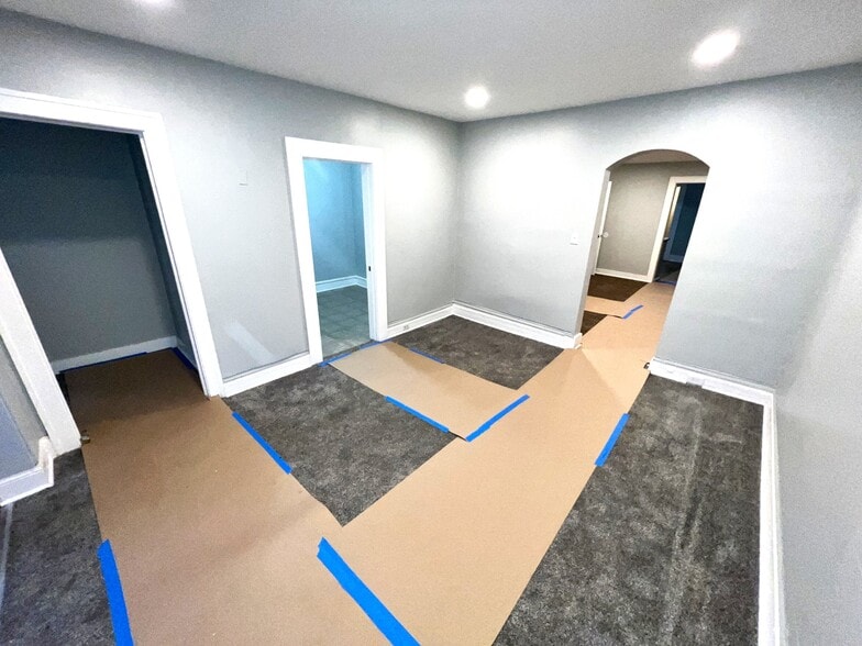 Building Photo - 6755 S Throop St