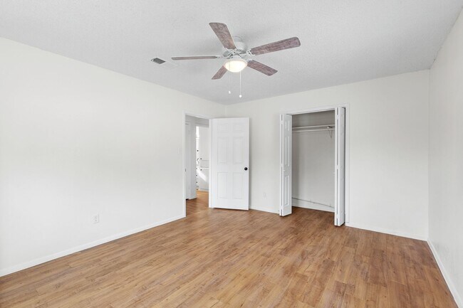 Building Photo - Immaculately Improved 2 Bedroom / 1 Bathroom Duplex & Immediately Available! - 50% Off One Full M...