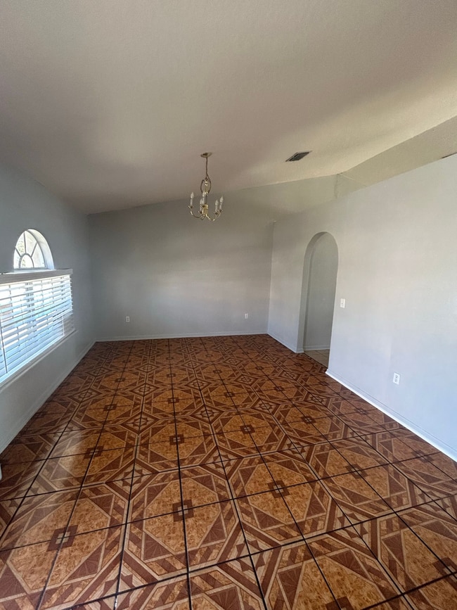 Building Photo - South Lakeland Rental!