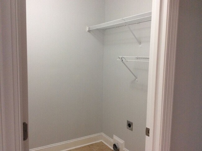 Building Photo - New Bern Family Home 3 bedroom with FROG