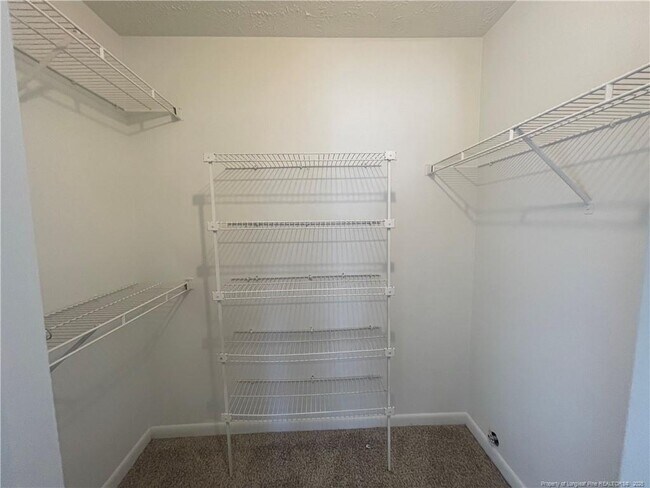 Building Photo - 663 Bartons Landing Pl