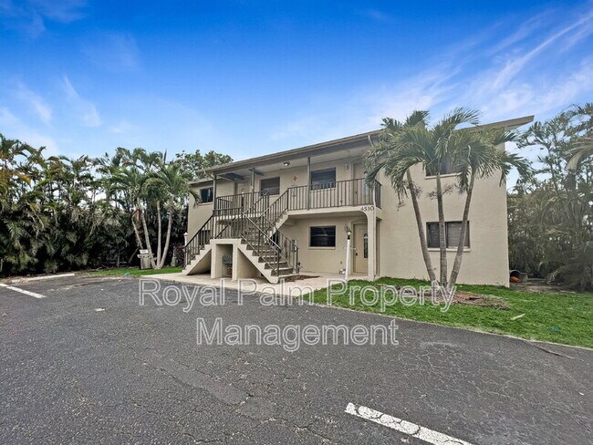 Building Photo - 4530 SW 10th Ave
