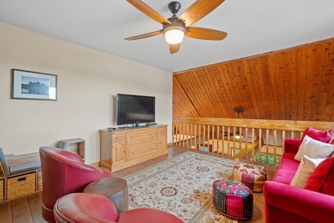 Building Photo - 588 Granite Lake Rd