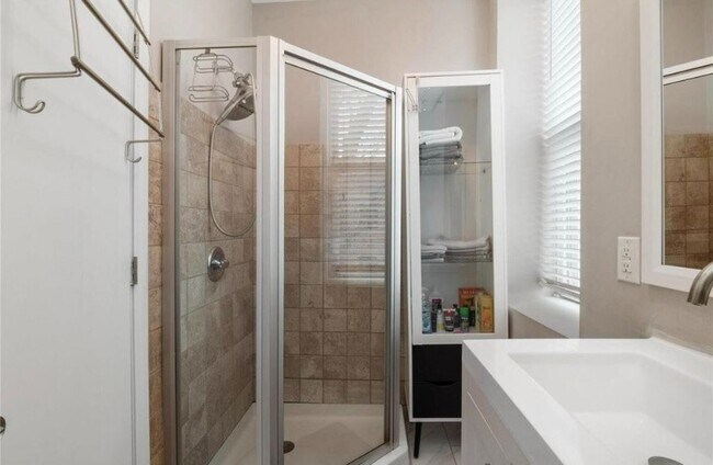 Building Photo - 2905 S 18th St