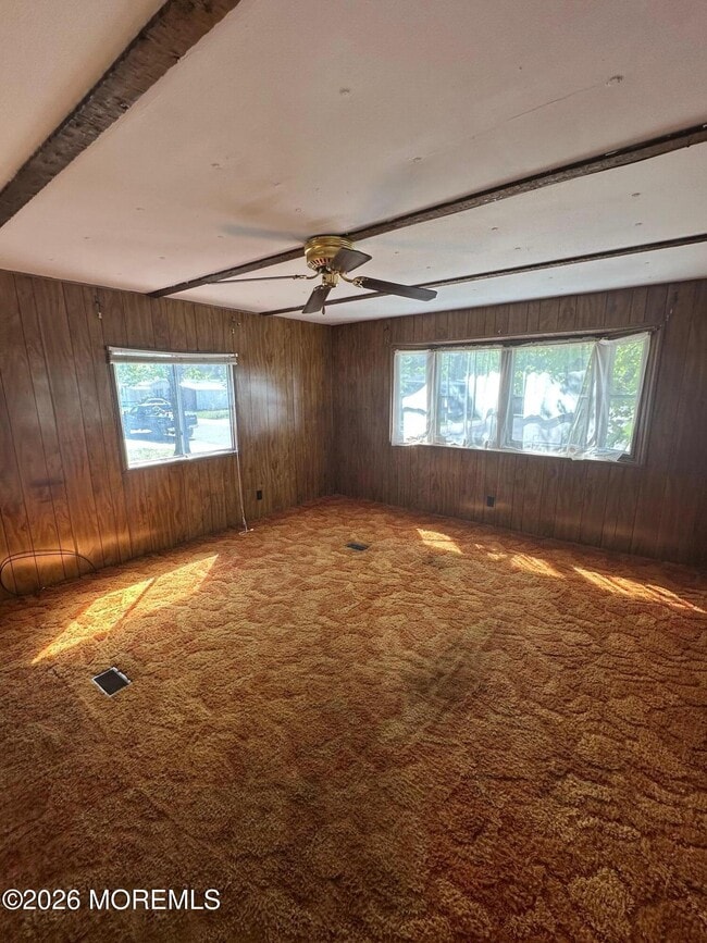 Building Photo - 20 Maplewood Dr