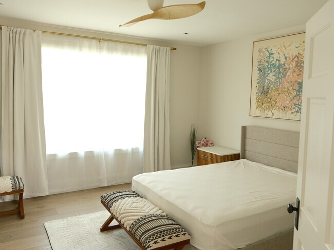 Building Photo - 1017 Tamarind Rd