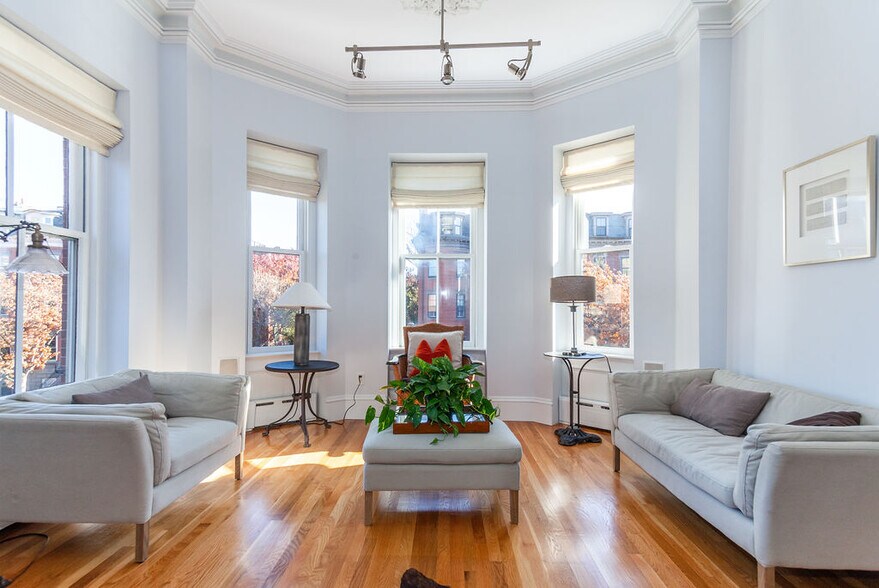 Building Photo - 495 Columbus Ave