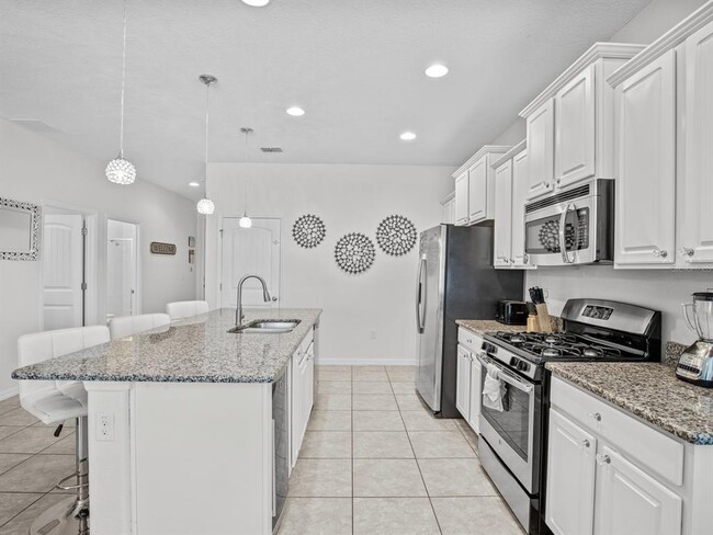 Building Photo - 4811 Terrasonesta Dr