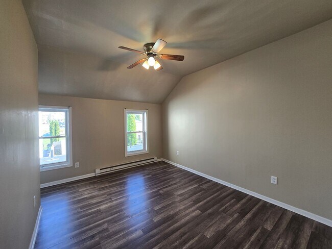 Building Photo - 1737 Newport Ave