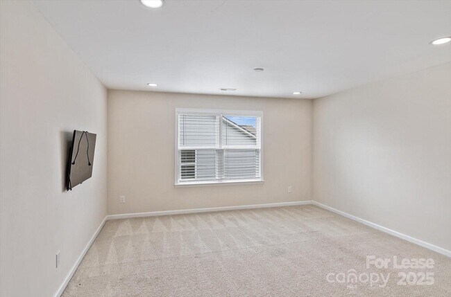 Building Photo - 4029 Spring Garden St