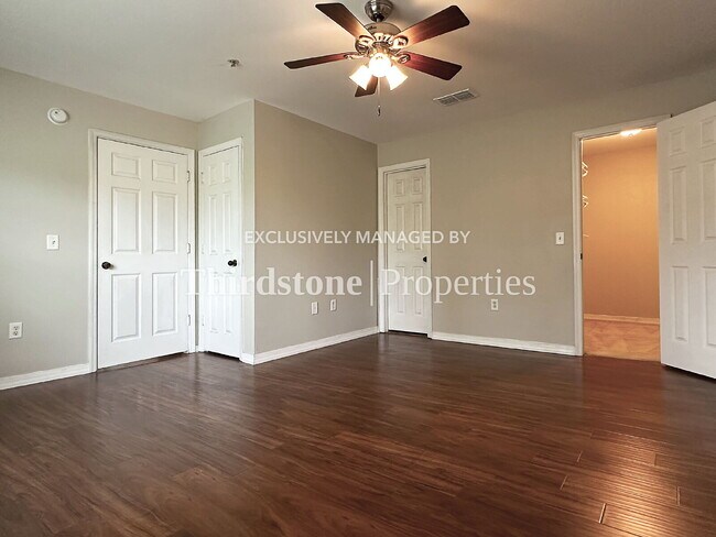 Building Photo - 7800 Point Meadows Dr