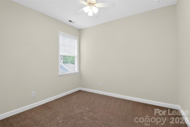 Building Photo - 9315 Rosalyn Glen Rd