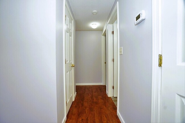 Building Photo - 50 Brookside Dr