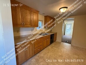 Building Photo - 31 S Front St