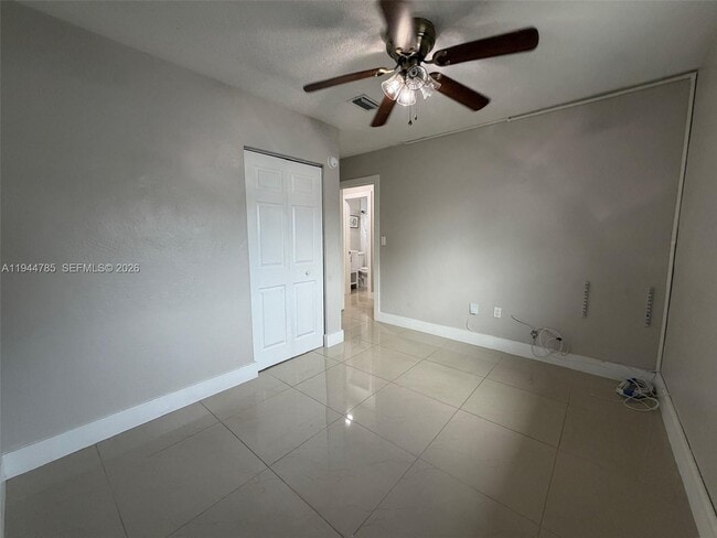 Building Photo - 9920 Jamaica Dr