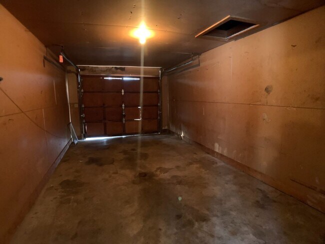 Building Photo - 9757-9763 Toth St. Bridgman