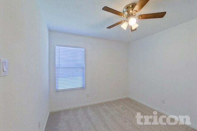 Building Photo - 1604 Parlier St