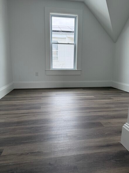 Building Photo - 70 Arlington St