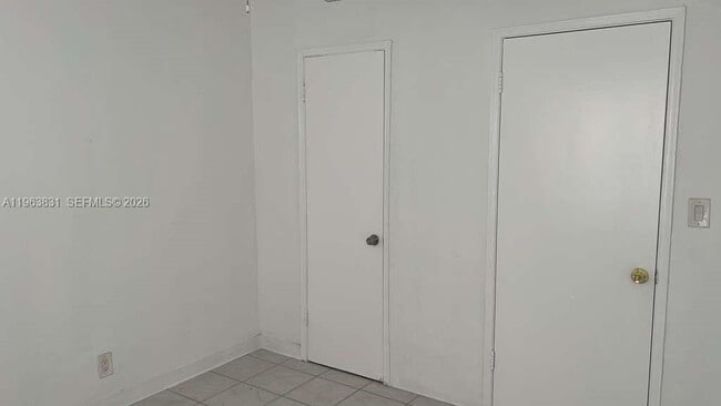 Building Photo - 800 SE 15th St