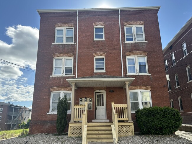 Building Photo - 86 Gold St