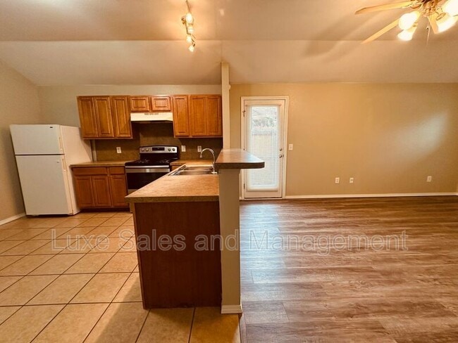 Building Photo - 3615 Janus